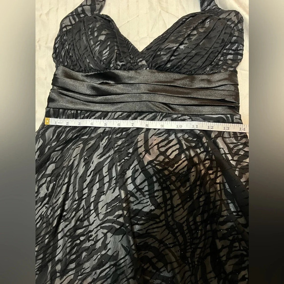 🧡 City Triangle Black Halter Zebra Dress with Glitter. - Picture 8 of 9